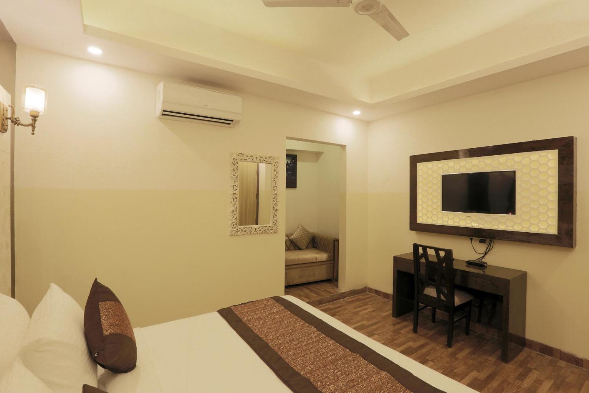 Plazzo Prime Plaza At Delhi Airport Bed & Breakfast