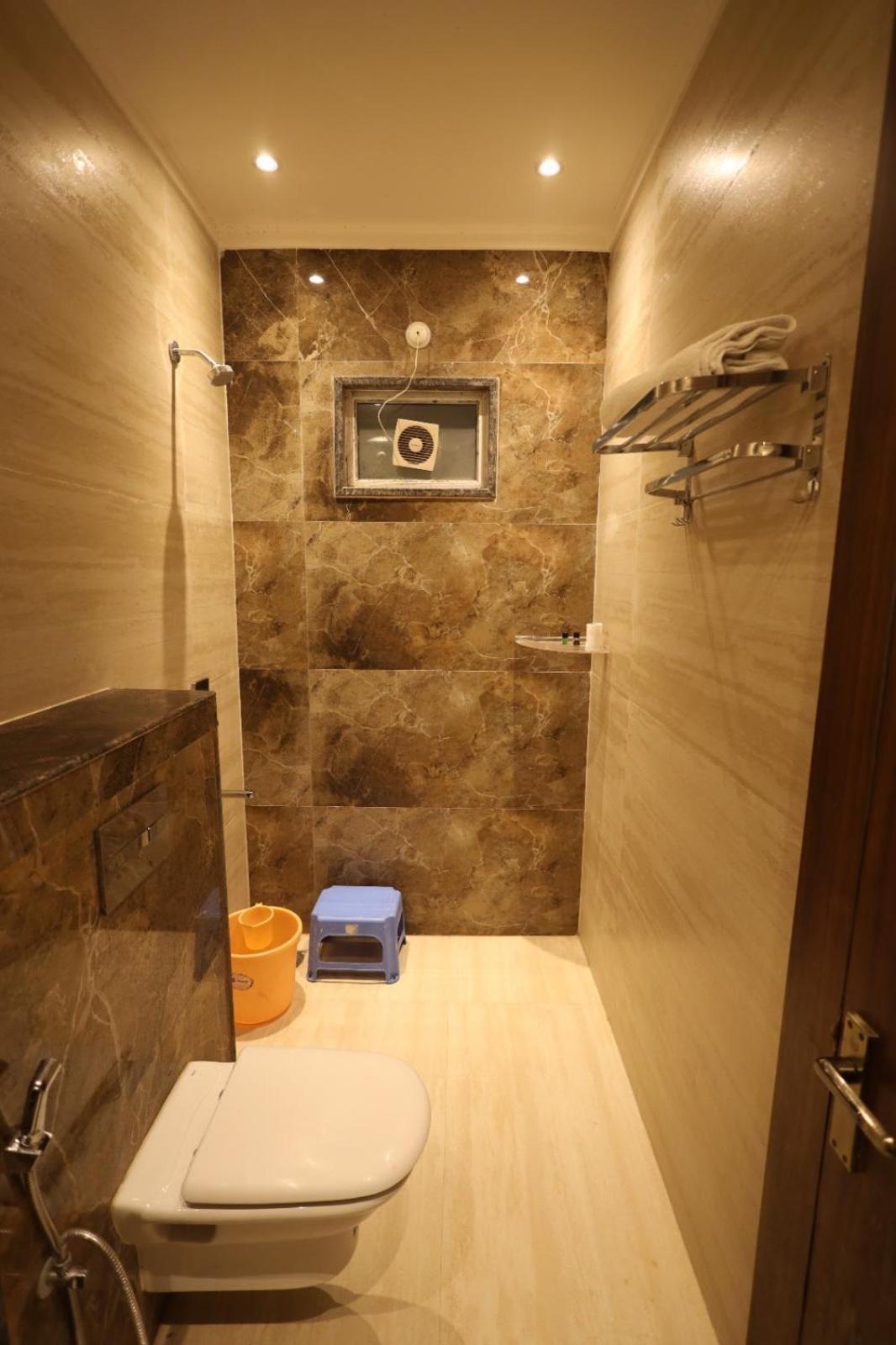 Bed & Breakfast Plazzo Prime Plaza At Delhi Airport