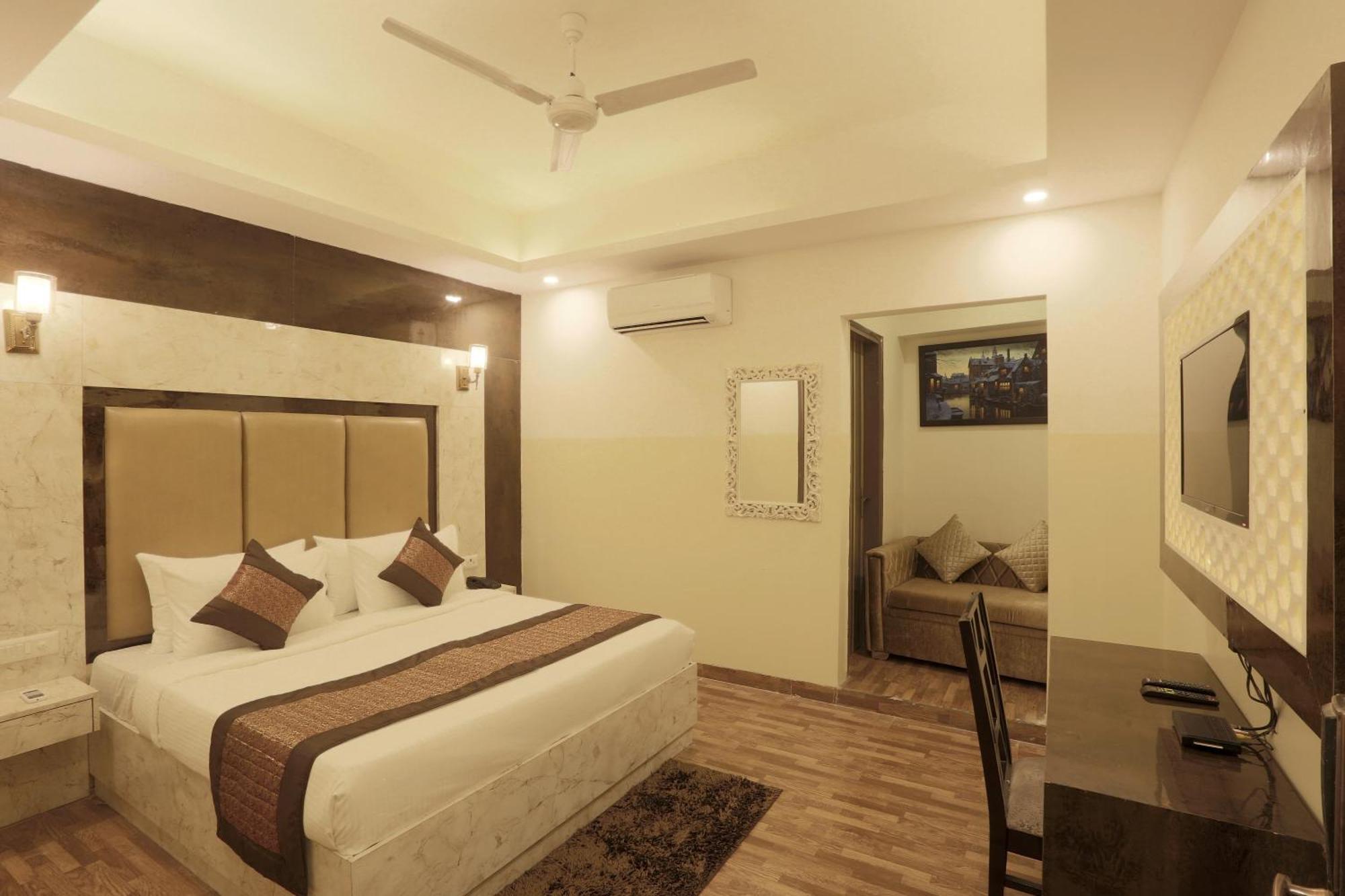 Plazzo Prime Plaza At Delhi Airport Couette-café *