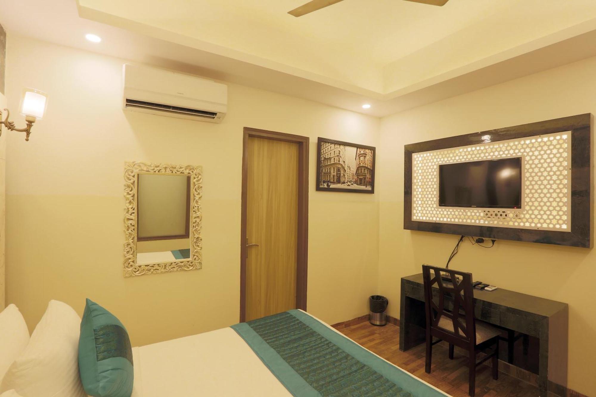 Plazzo Prime Plaza At Delhi Airport *