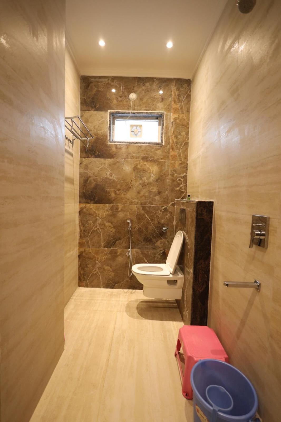 Plazzo Prime Plaza At Delhi Airport *